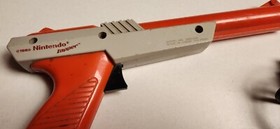 1985 Nintendo NES Zapper Duck Hunt Gun Authentic NES-005 OEM Original Retro