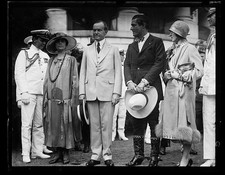 Photo:Washington, D.C. Calvin and Grace Coolidge White House Group 1925