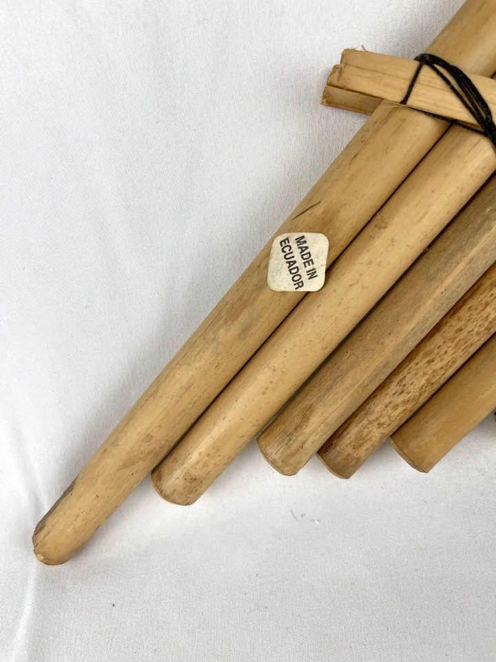 Flauta de bambú 21 tubos vintage hecha en Ecuador 12”x14”  Foto 2 de 4