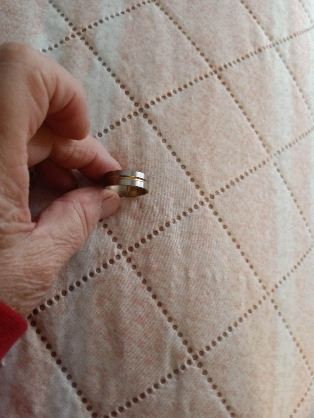 mans wedding ring Metal unknown - image 5