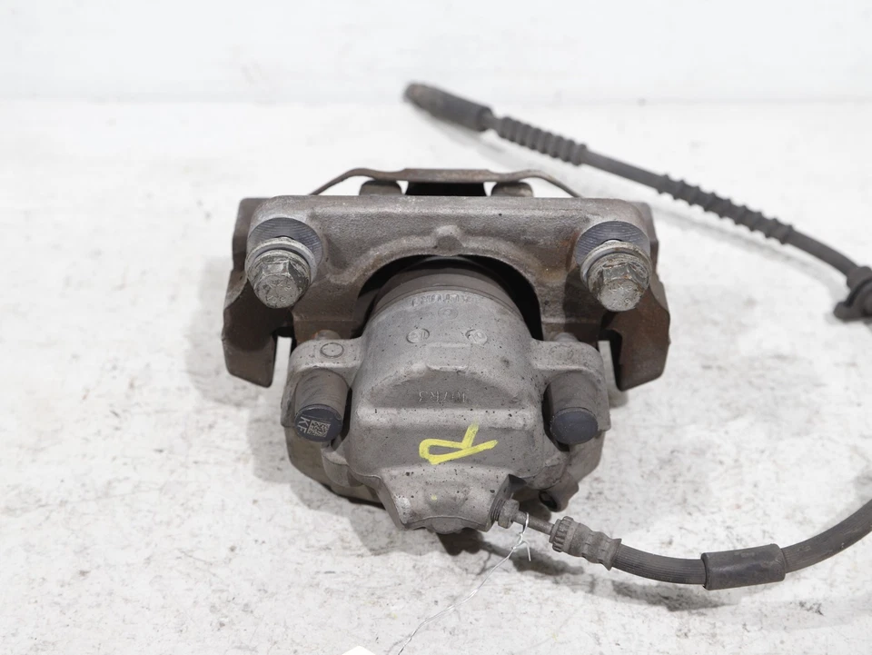 Pinza de freno delantera derecha BMW F10 OEM 2011-2016 528i 535i 550i 2,0 L N20 Foto 2 de 4