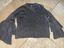 Elan Gray Pullover Tiered Long Bell Ruffle Sleeves Sweater Medium