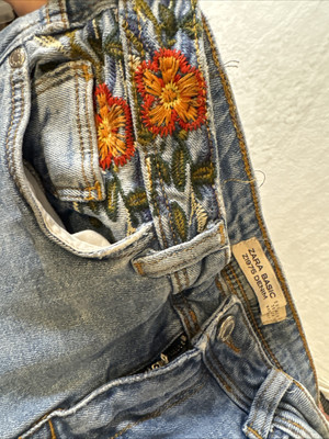 Zara Z1975 Women s 4 Basic Denim Embroidered Skinny Jeans Light Wash