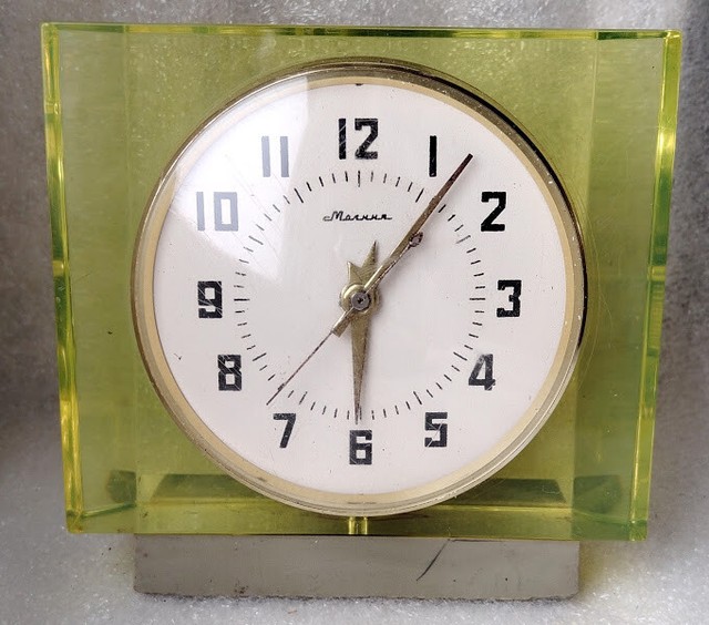 MOLNIYA Vintage USSR Soviet Russian mechanical yellow mantel clock service eBay