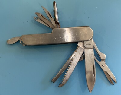 Multi Tool Knife, with 11 Tools
