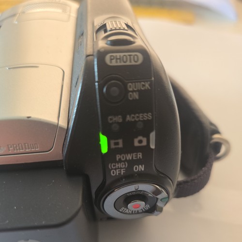 Sony DCR-SR35E 30 GB Camcorder + 2x batteries - Picture 11 of 17