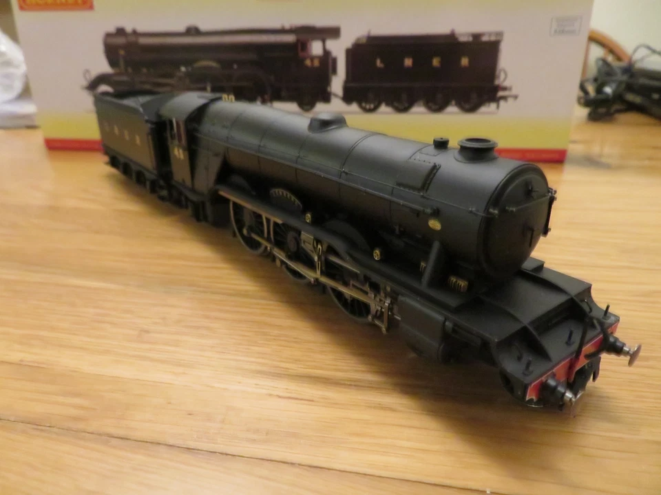 Hornby R30087 LNER A3 Class No.45 Lemberg Locomotive - Black - Image 4 of 4
