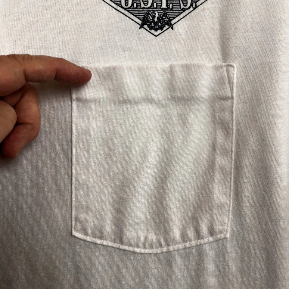 Camisa polo vintage de la oficina de correos de USPS para hombre se adapta a 23" P2P cartero envejecido retirado Foto 4 de 4