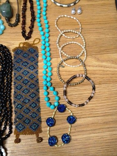 Vintage To Modern Beaded Costume Jewelry Mixed Lot Of 30 Pcs Wearable Craft Lot - Picture 5 of 18