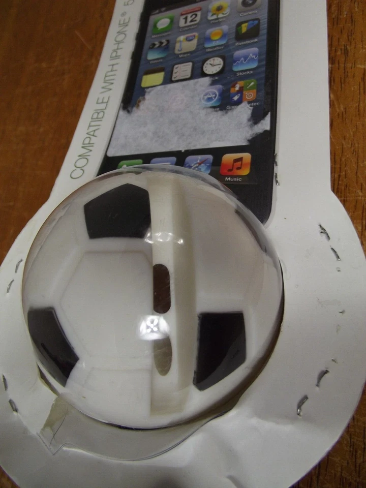 Altavoz deportivo de pelota de fútbol VIBE 4x el sonido compatible con iPhone 5 nuevo Foto 3 de 3