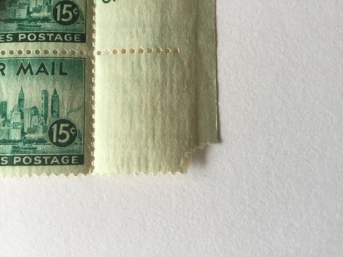 1947 New York Skyline .15 cent U.S. Air Mail Postage Stamp Block - Picture 4 of 4
