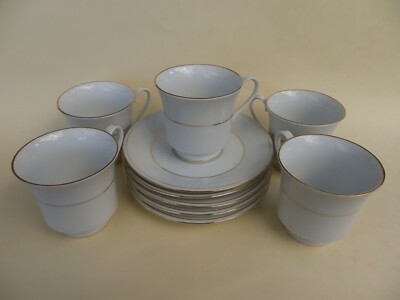 Crown Ming Fine China Jian Shiang Cups & Saucers White with Gold Guild Set of 5.