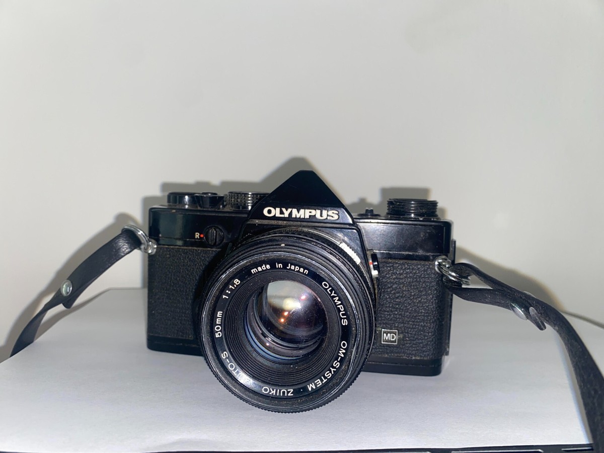 ★ OLYMPUS OM-1N BLACK + ★標準レンズ 50mm Olympus OM-1N Black with 50mm f/1.8 Lens – Film Supply Club
