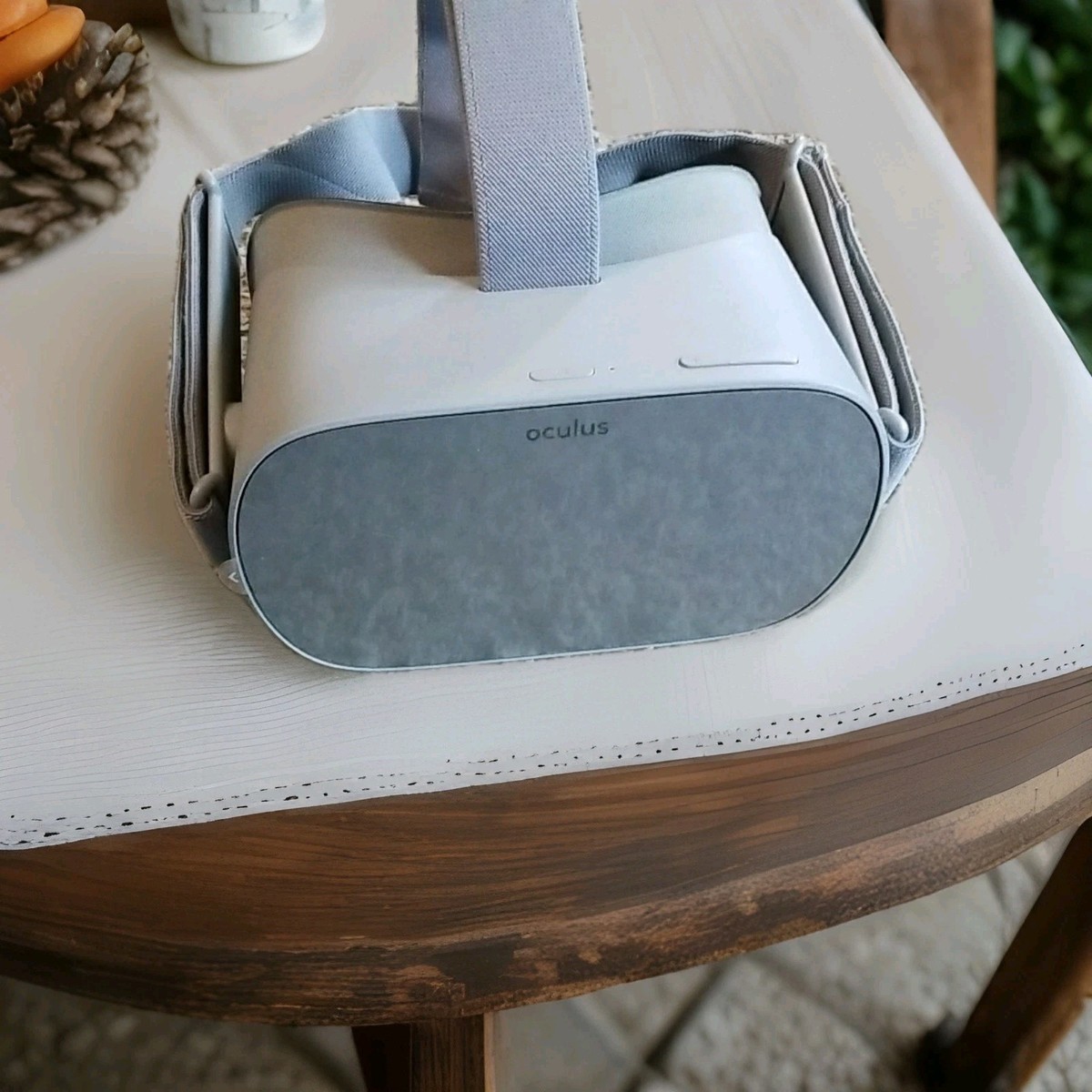Oculus Go 64GB Standalone Virtual Reality Headset ONLY - WORKING