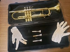 King 600 Trumpet Smooth Valves w/case, gloves and 3 mouthpieces, Good condition