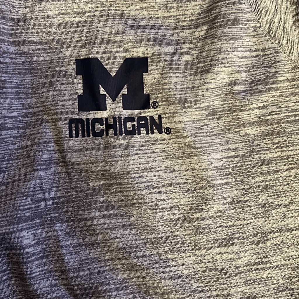 Michigan performance pullover size large - image 2