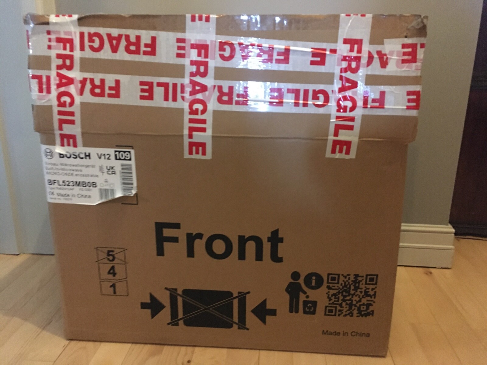 BRAND NEW/ UNUSED Bosch Serie 4 BFL553MB0B 25L Builtin Microwave Oven