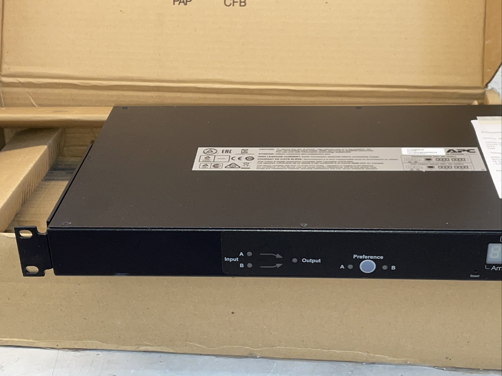 APC | AP7723 | Rackmount Automatic Redundant Transfer Switch 9-Output ...