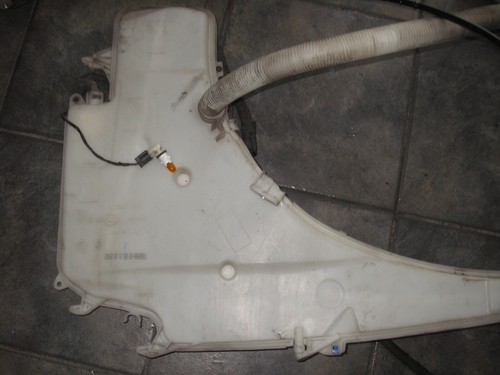 BMW 3 E90 E91  Scheibenwaschmaschine Flaschentank 61667238669