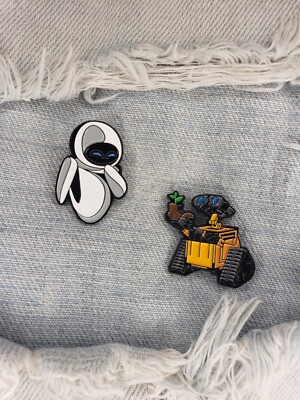Set Of 2 Wall-E And Eve pins 