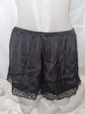 Gorgous black H&M pyjama sleep shorts Size M