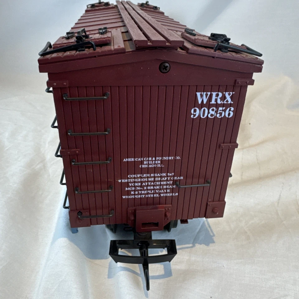 USA Trains White Rock mineral Springs Company Refrigerator Car G Scale Made USA - Image 2 of 4