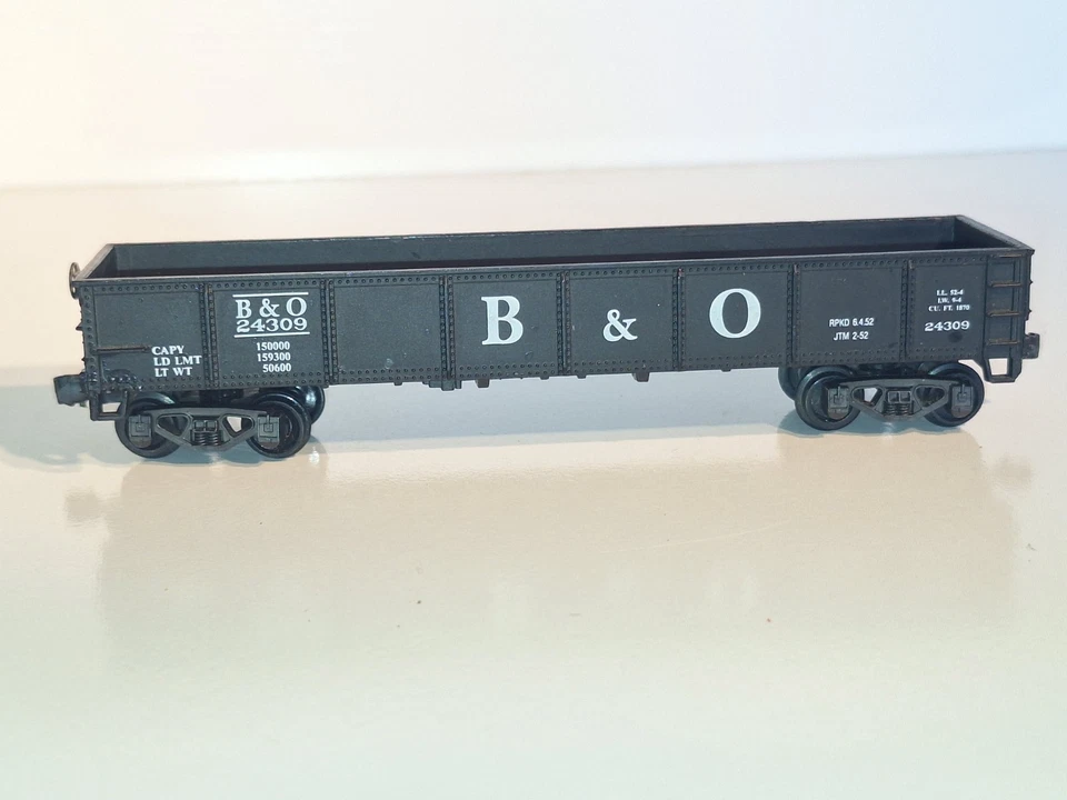 Lifelike 40' Gondola for B & O. V/good cond. HO Scale. Plastic wheels. No Box. - Image 3 of 4