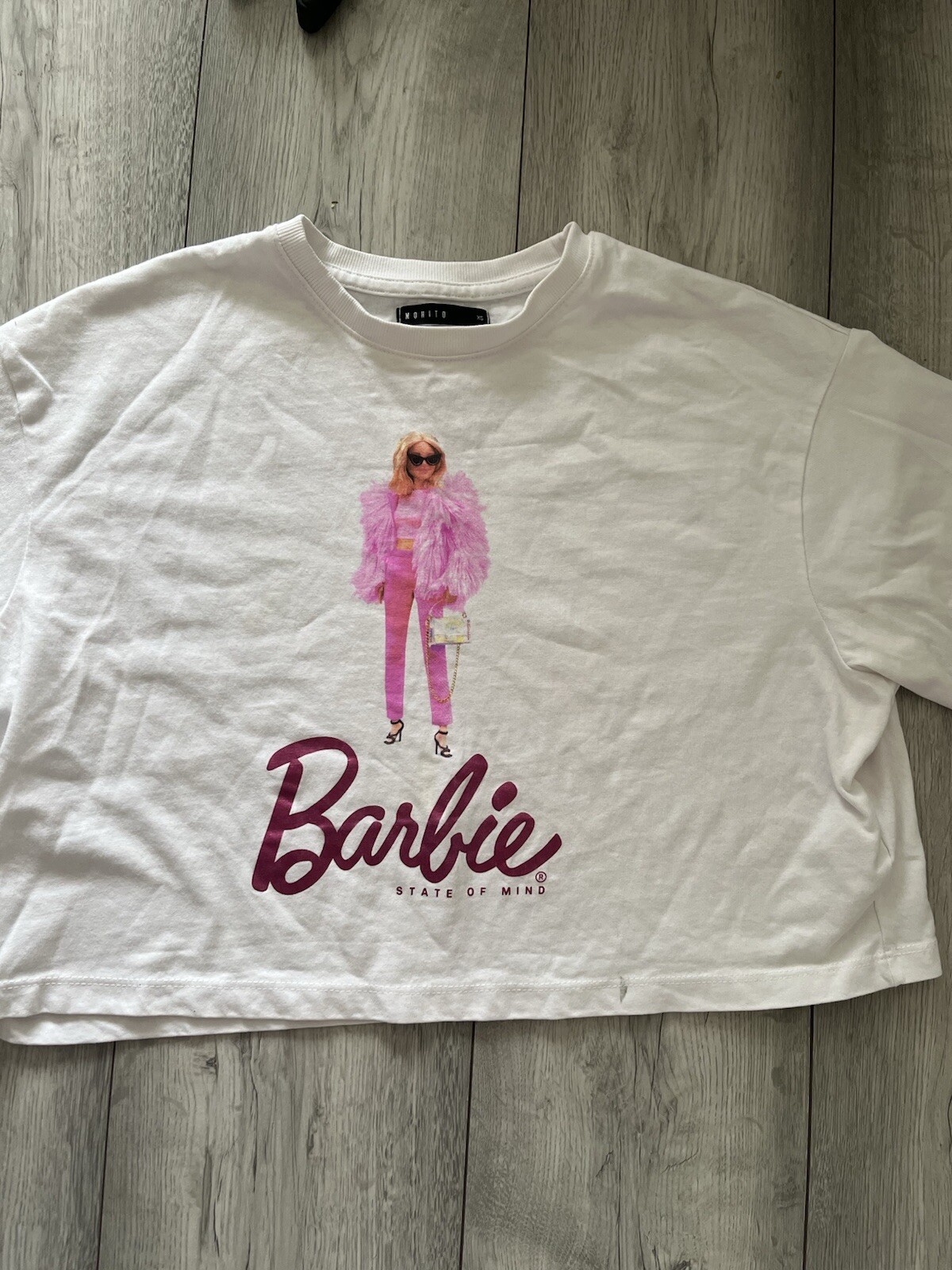 Barbie pink cropped tee with logo for a trendy summer look