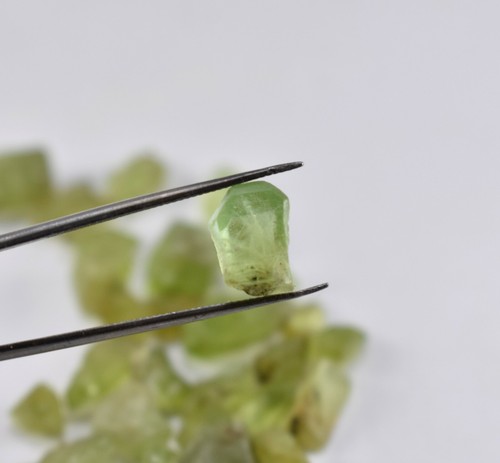 Natural Peridot Rough Rare Green Peridot For Strand Rough Loose Stone V5069 AU - Picture 7 of 8