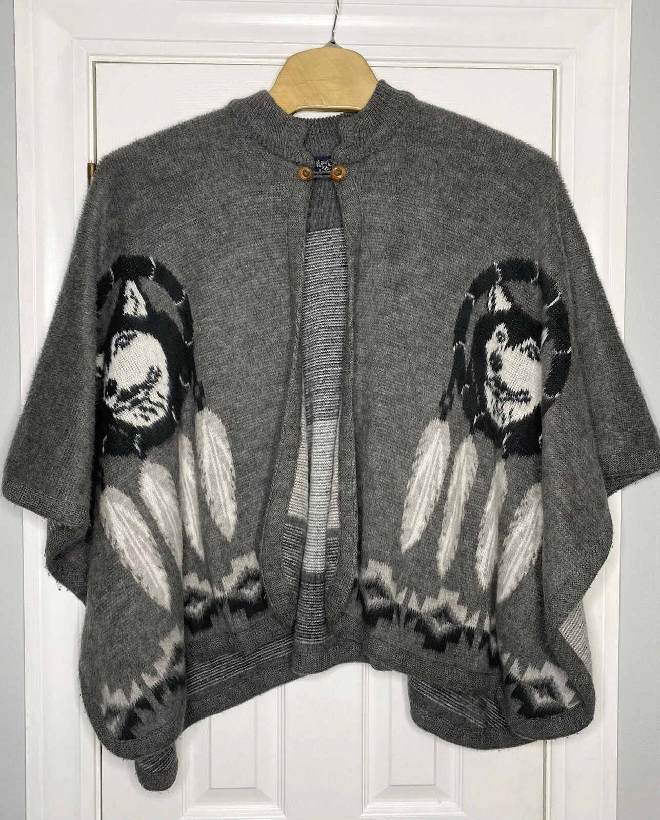 Sisandina 100% Wool Handmade Poncho Sweater Grey Wolves One Size