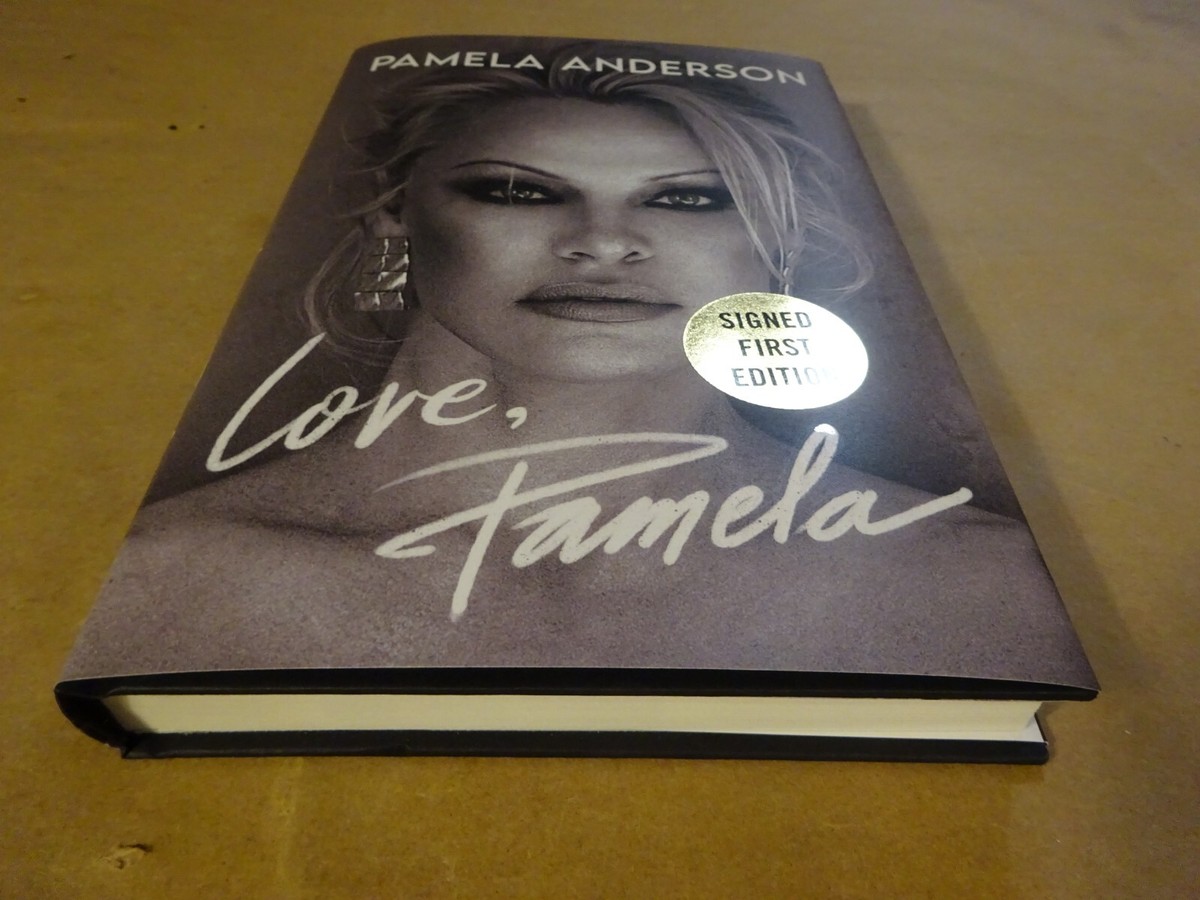 Pamela Love アートブック Signed Pamela Anderson Autographed Love, Pamela Hardcover