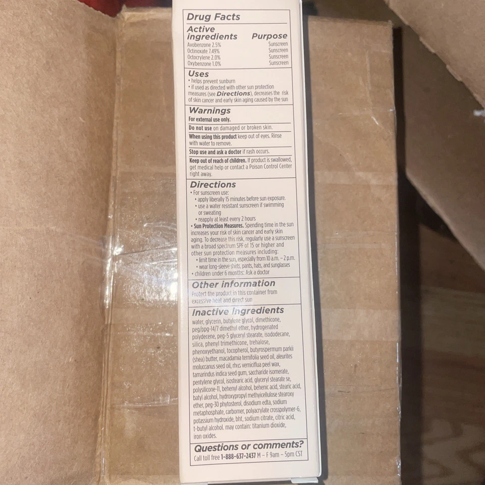 Laura Mercier Tinted Moisturizer SPF 30 Natural Skin Perfector 50mll - Image 2 of 4