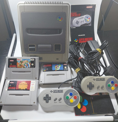 Super Nintendo SNES Konsole + 2 Original Controller + 3 Spiele + alle Kabel