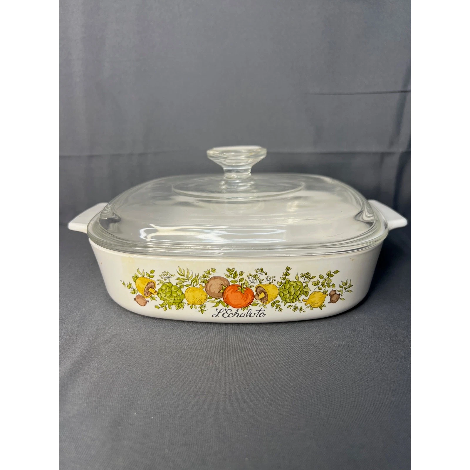 Vintage Pyrex A-8-B 1.4L Spice of Life Casserole Dish with Lid White