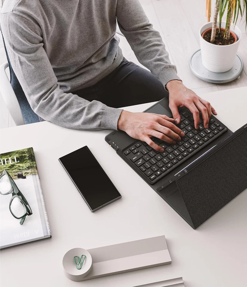 Galaxy Tab S10 FE/S9 Keyboard Case - Detachable, Multi-Device, Backlit Options - Image 4 of 4