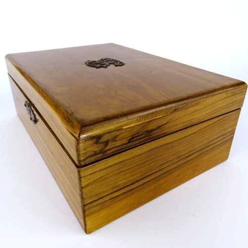 Antike Holz-Schatulle, Nussbaum Kasten mit Monogramm,  🍀 Walnut Box ca. 1900 - Bild 3 von 9