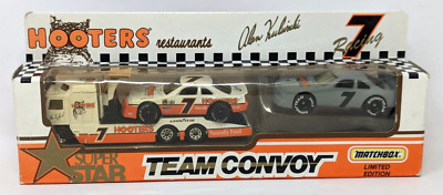 Matchbox Super Stars Team Convoy – Hooters & Alan Kulwicki – 1/87 – 1993