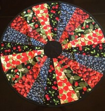 Table Topper Summer Berries Design Handcrafted 23" Round Handmade Quilted