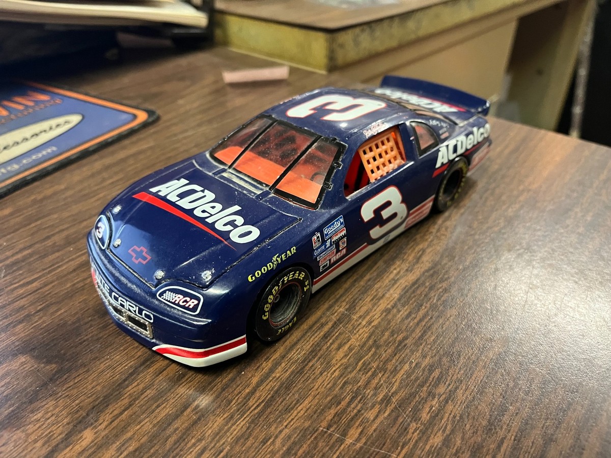 NASCAR #3 Dale Earnhardt 1996 AC Delco Suzuka Japan 1:24