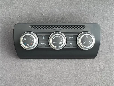 Audi A1 8X Klimabedienteil Bedienteil  Klima 8X0820043B  /  8X0 820 043 B - Bild 1 von 4