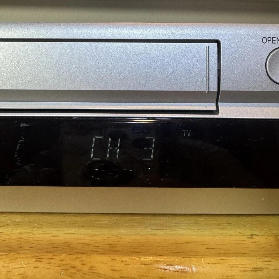 Panasonic DMR-ES35V DVD/VCR комбинированный рекордер протестирован и работает - без пульта дистанционного управления - Изображение 3 из 4