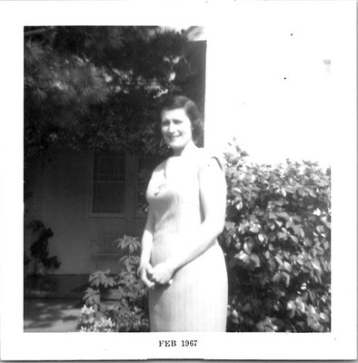 Busty Big Breast Pretty Woman Candid Snapshot Americana 1967 Vintage Photo