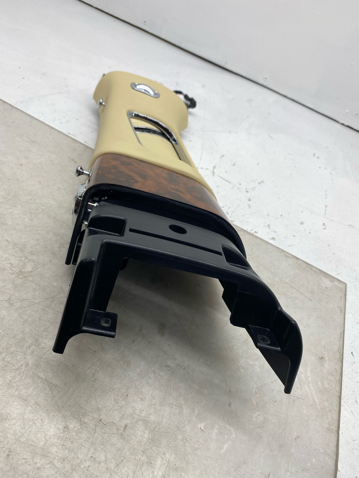 2010-2020 BENTLEY MULSANNE LEFT UPPER B PILLAR TRIM COVER PANEL BEIGE LEATHER