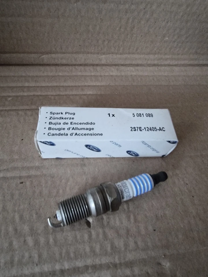 Genuine Ford Mondeo 3.0 Duratec ST 220ps Spark Plugs x1 5081089 - Image 2 of 3