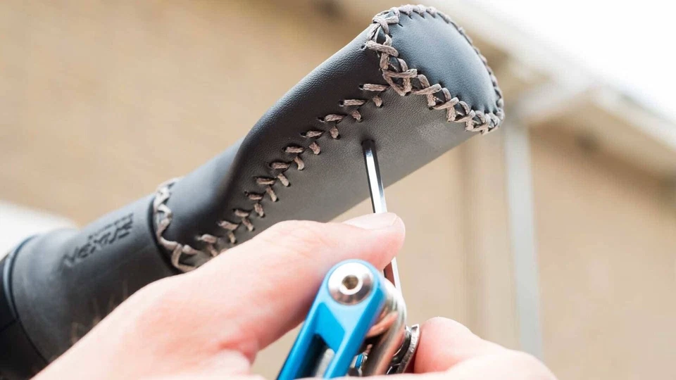 BBB Lenkergriffe ergonomisch geformte Kraton-Griffe mit Kunstlederüberzug - Bild 3 von 4