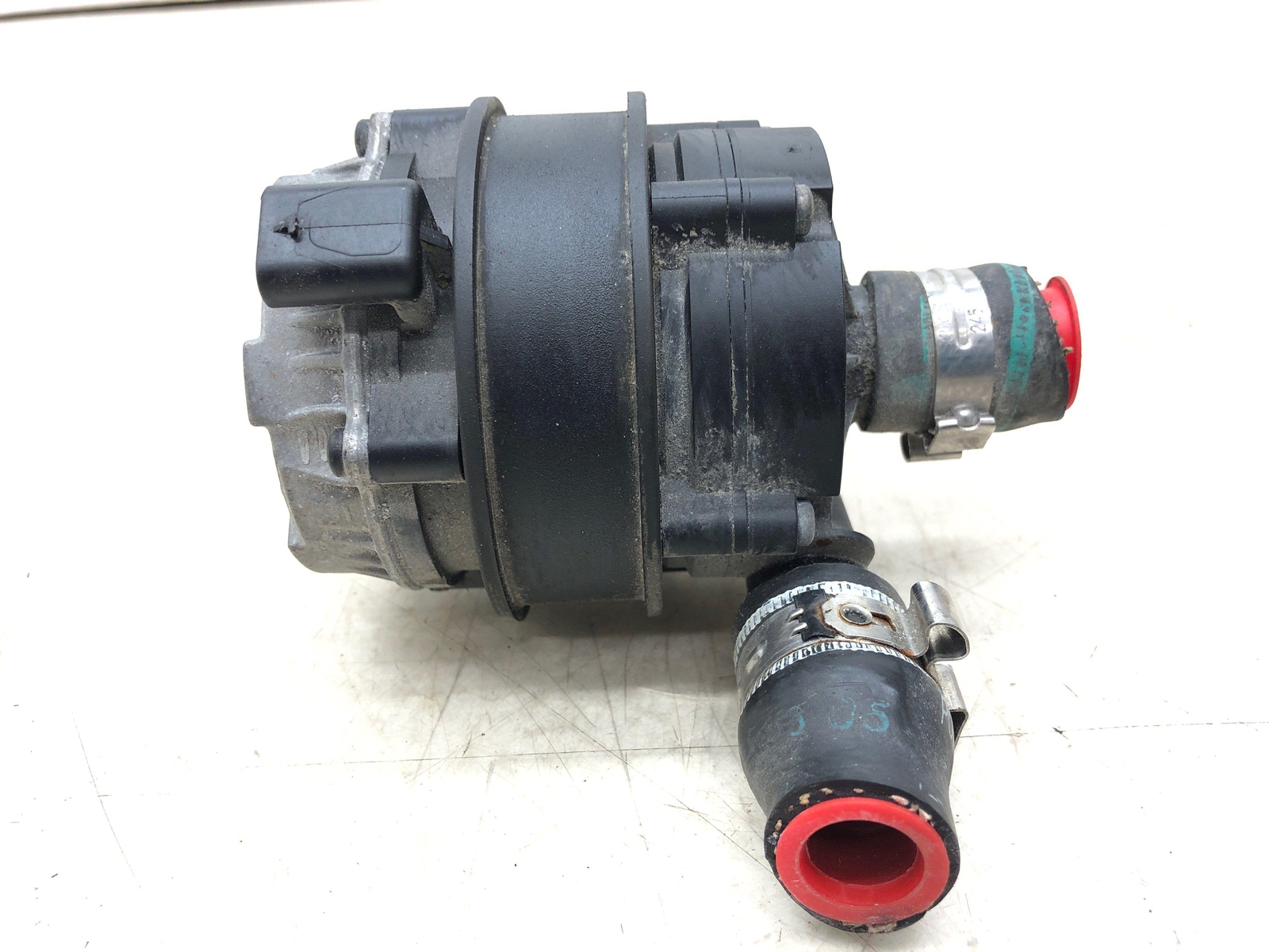 2017-2022 MASERATI LEVANTE 3.0L ELECTRIC AUXILIARY COOLANT WATER PUMP 670005347