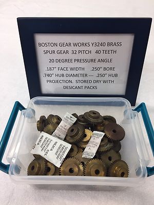 BOSTON GEAR SPUR BRASS Y-3240 32 PITCH 40 TEETH FOR LIVE STEAM LATHE 1/4'' BORE