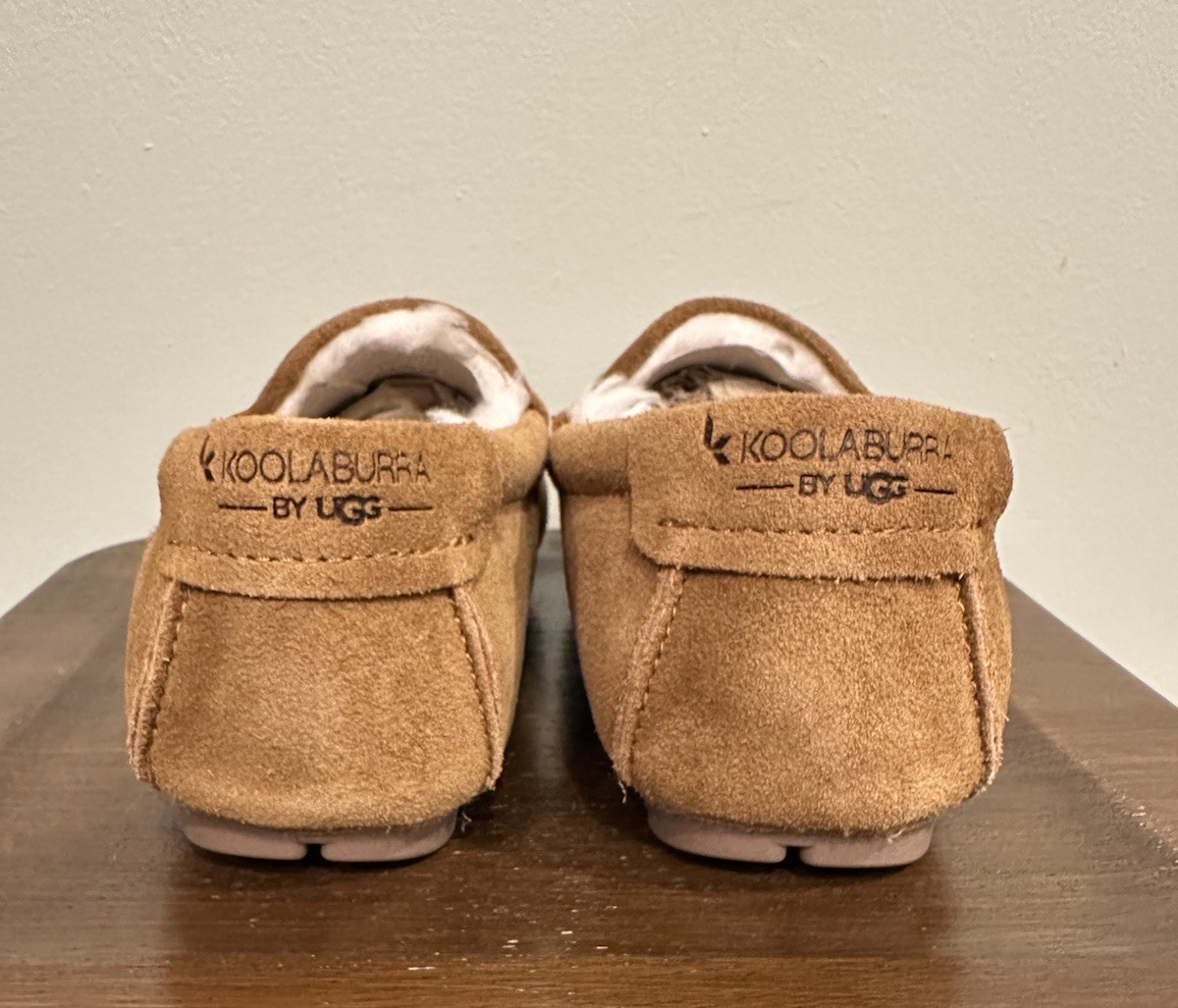 Koolaburra by Ugg Tipton Smooth Slip On Slippers Mens Sz 9  display picture 2