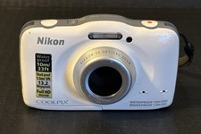 Nikon Coolpix S32 fotocamera digitale impermeabile 10 m antiurto 1,5 m