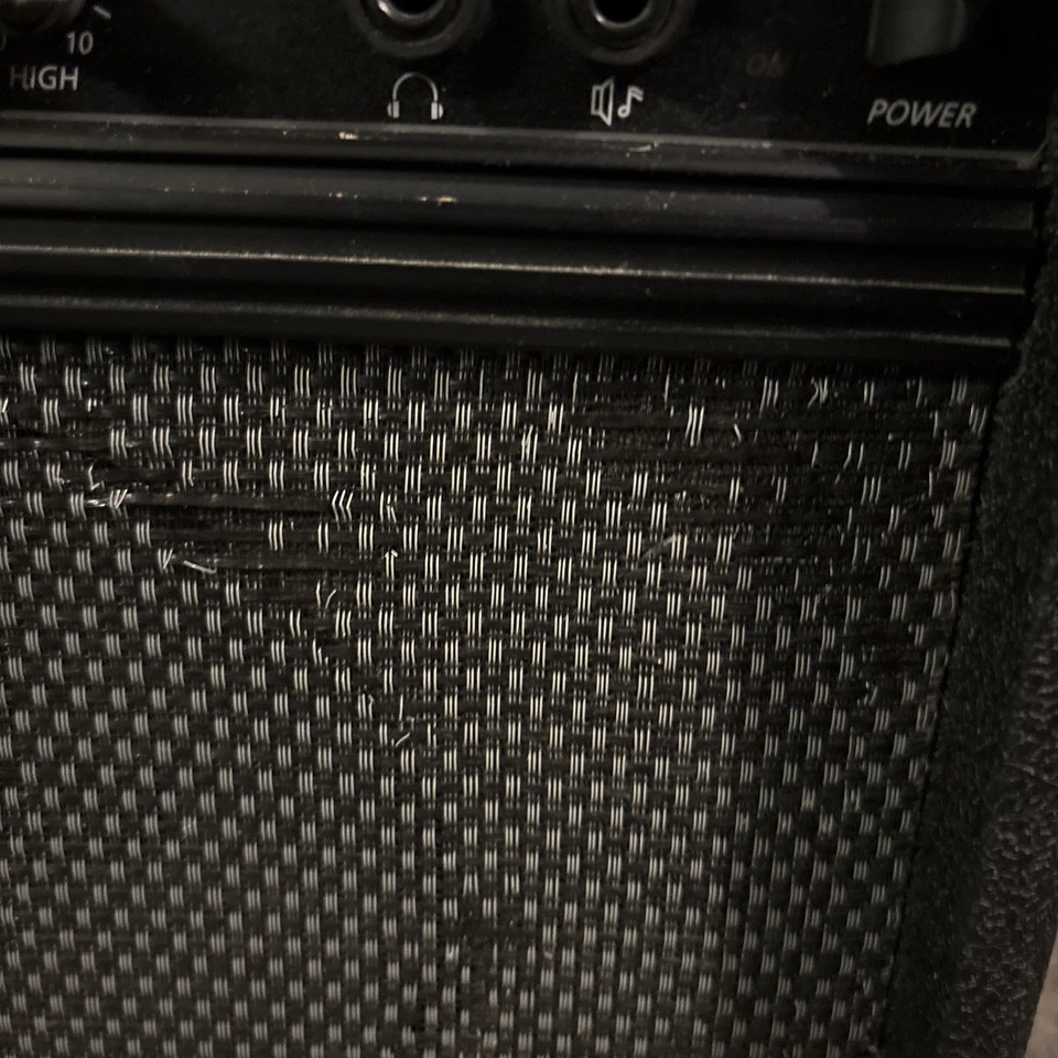 Crate Electric Guitar Amplifier. Model GX-15. 1x8". Made in USA. See Description - Image 2 of 4